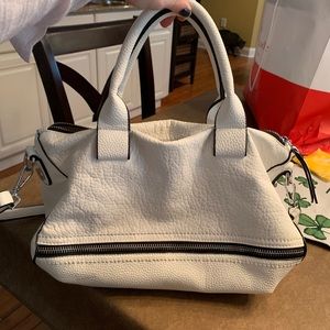 Women’s hand bag